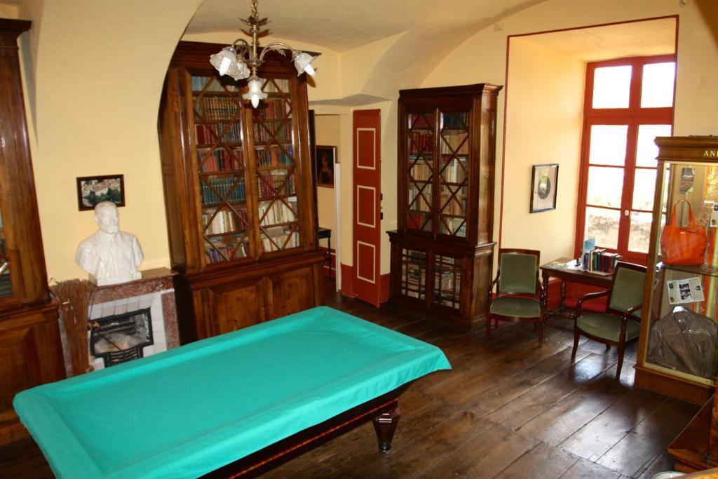 Chateau De Hotel 4*